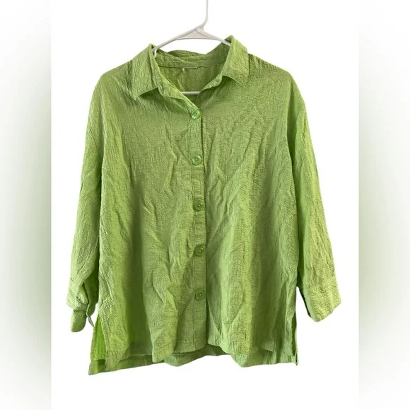 Green collared button down shirt - Picture 1 of 3